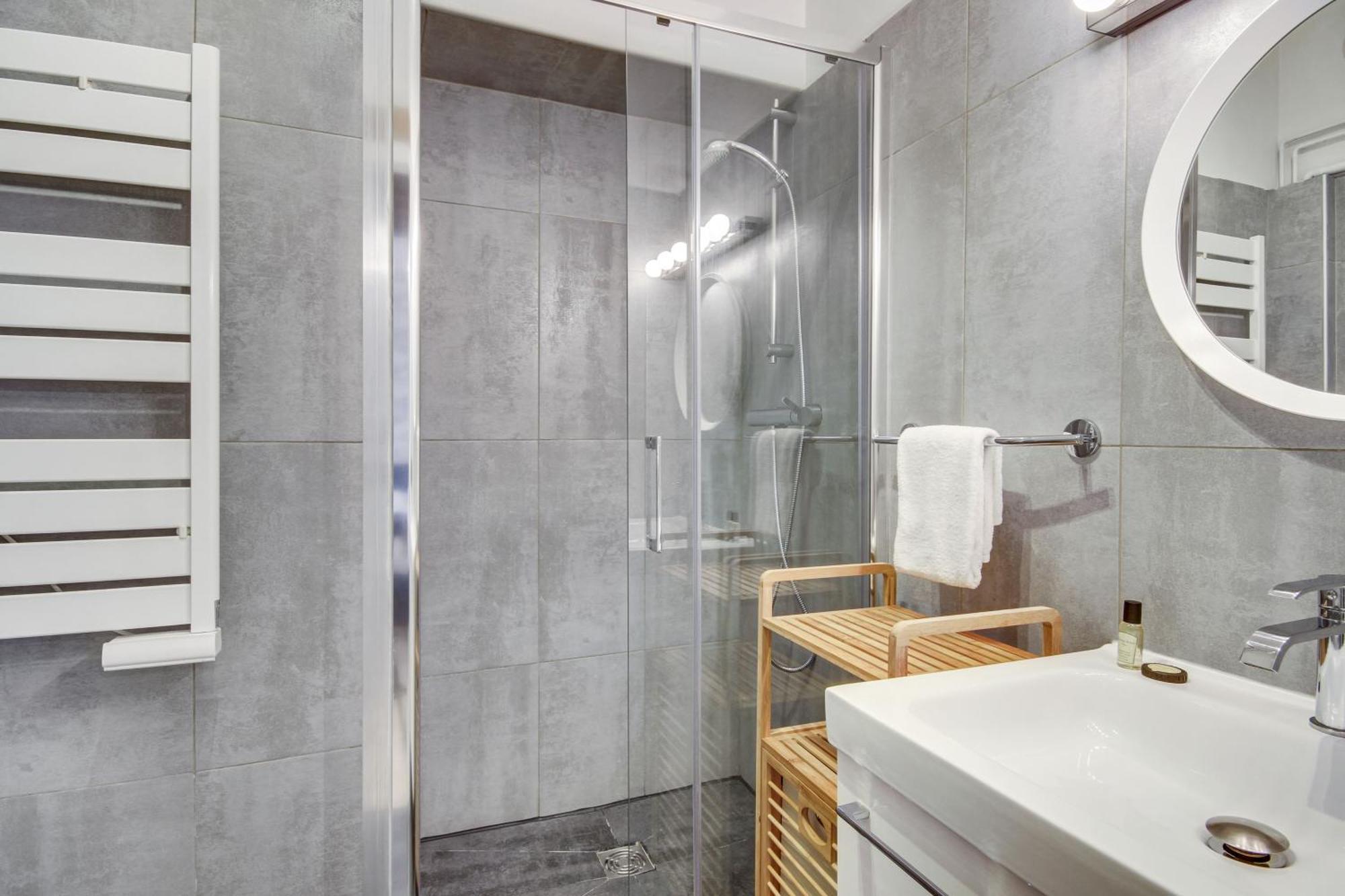 Apartment For Work In Center