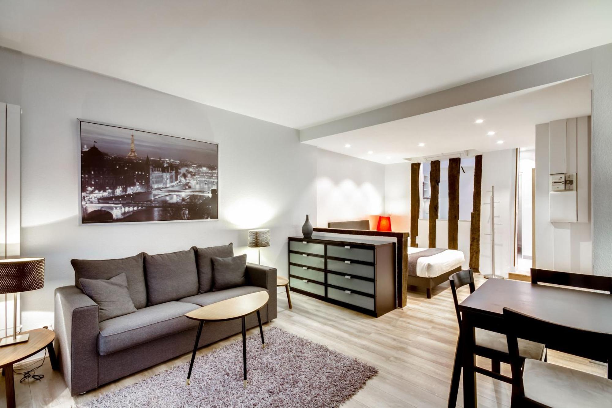 For Work In Center Apartment Paris