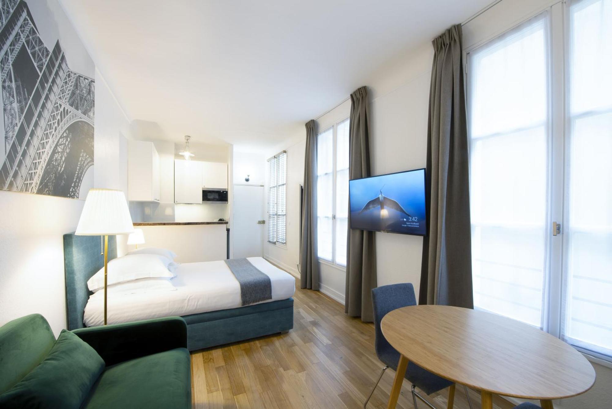 For Work In Center * Paris