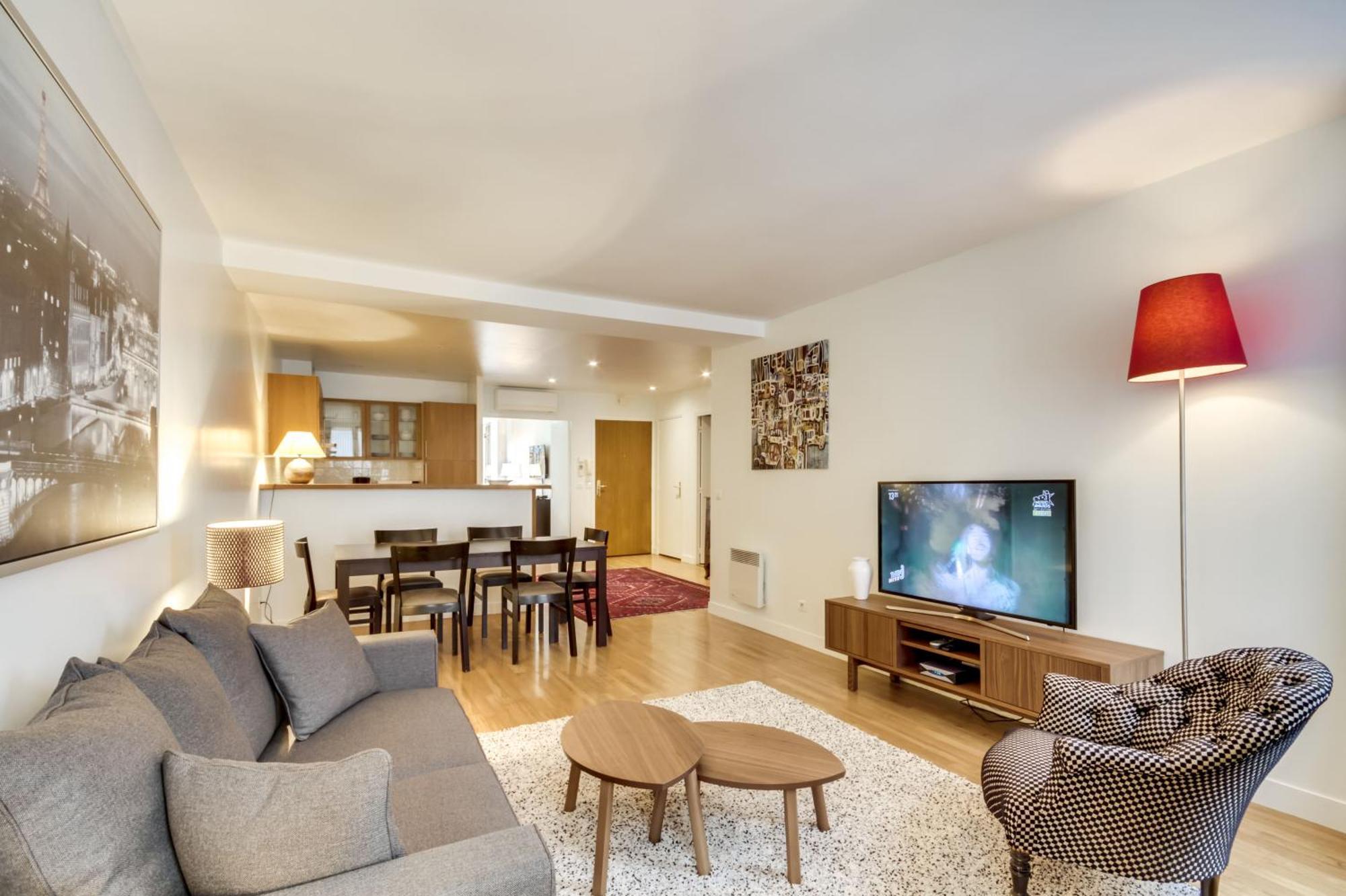 For Work In Center Apartment