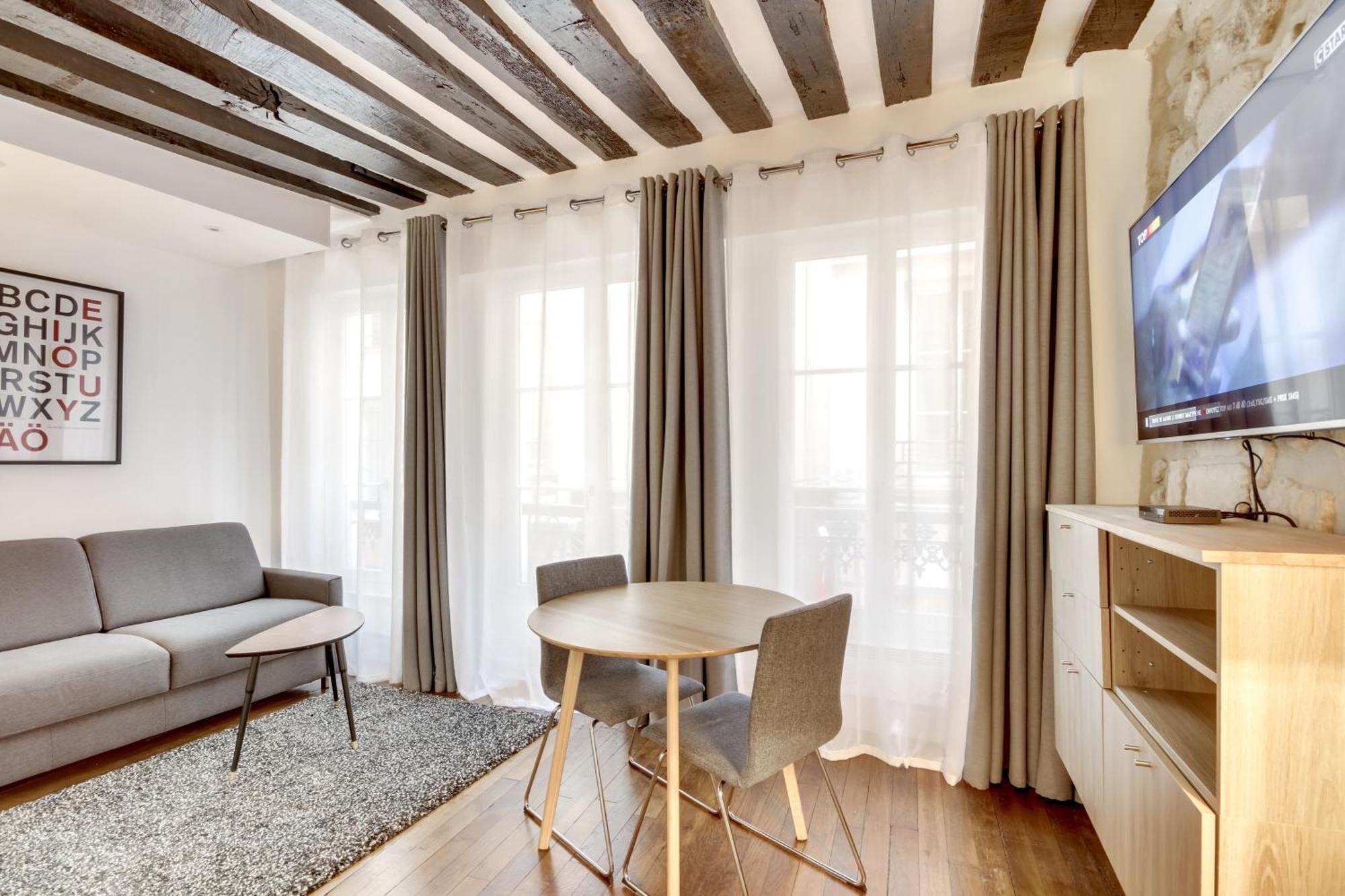 For Work In Center Appartamento Parigi